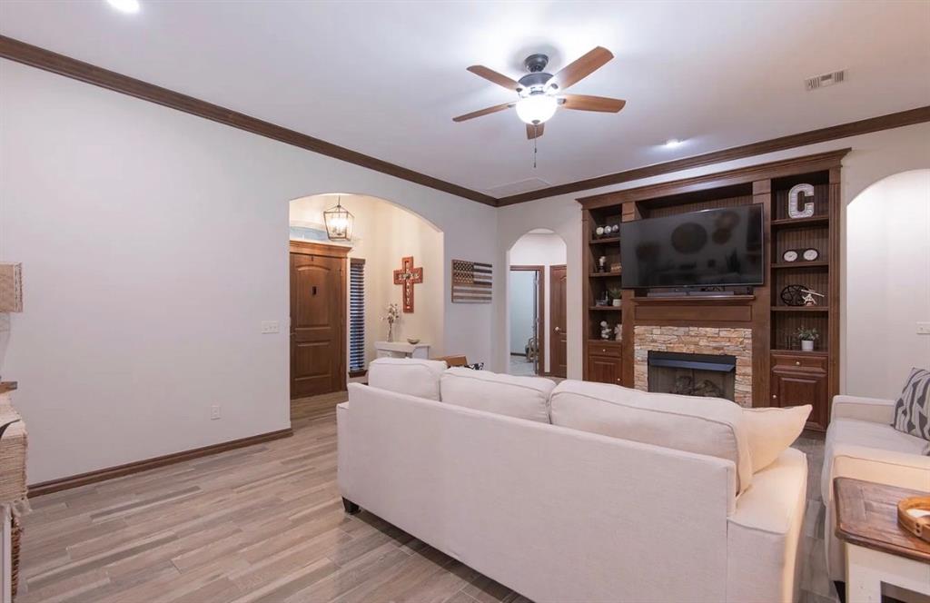 556 Montana Street Property Photo 7