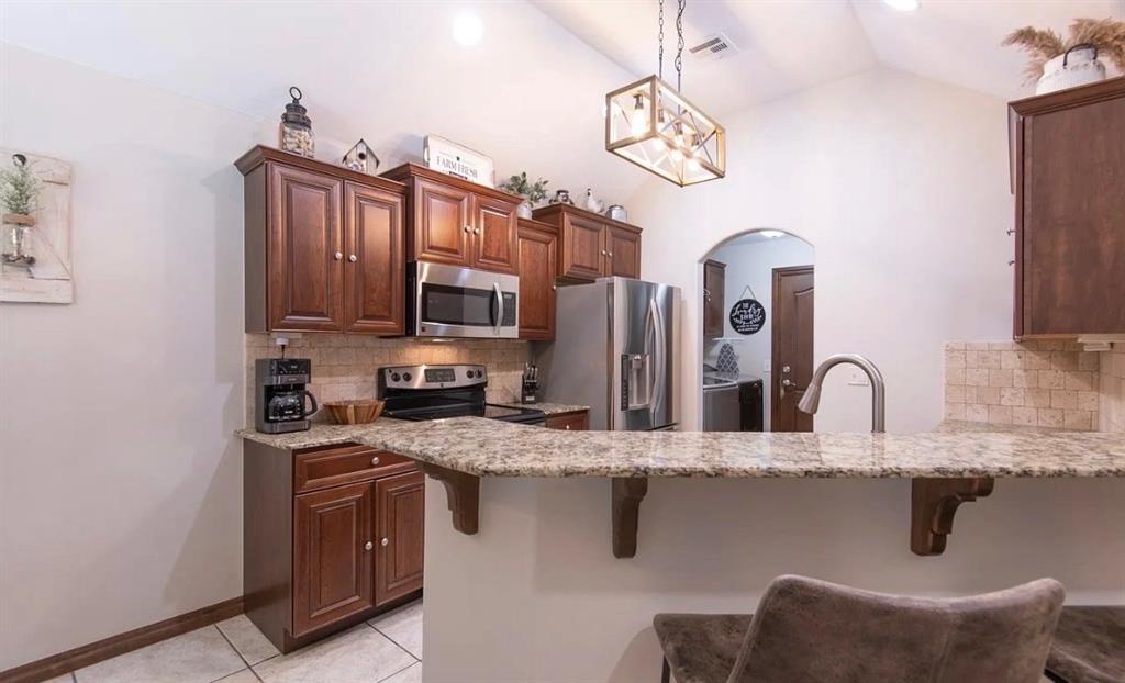 556 Montana Street Property Photo 8