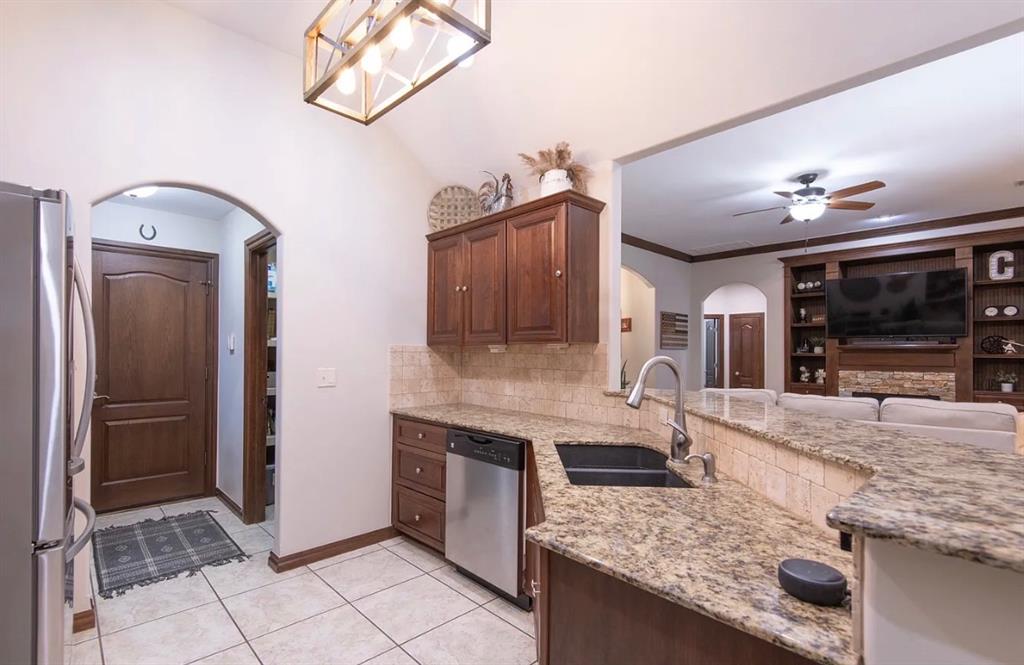 556 Montana Street Property Photo 9