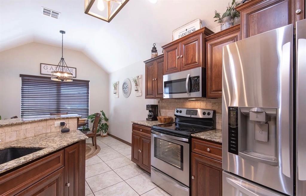 556 Montana Street Property Photo 10