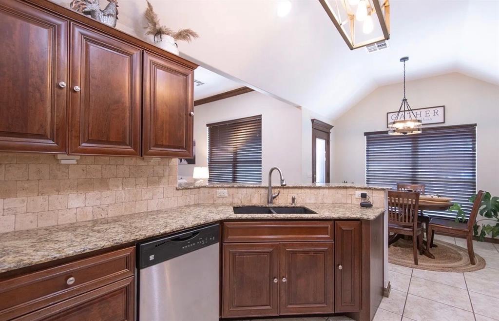 556 Montana Street Property Photo 11