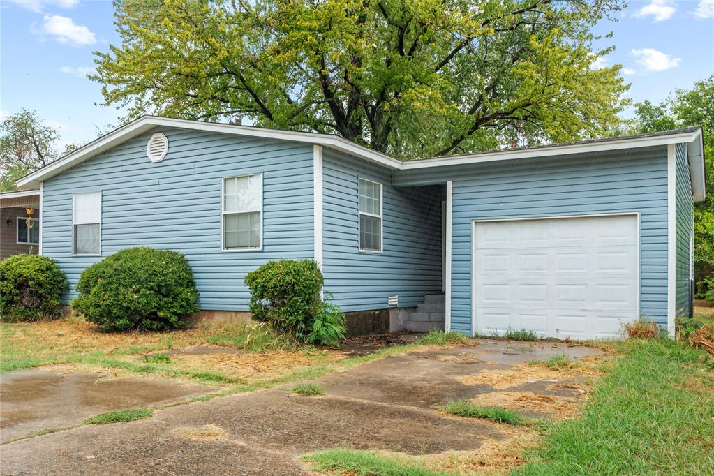 1138 E Alice Street Property Photo 3