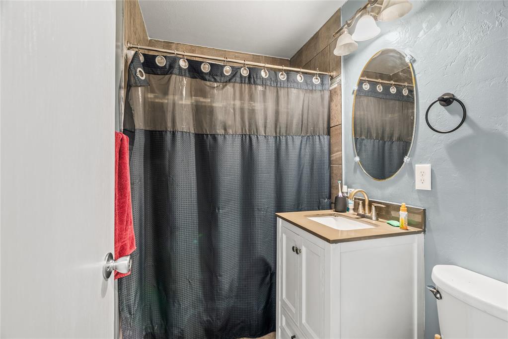 1138 E Alice Street Property Photo 12