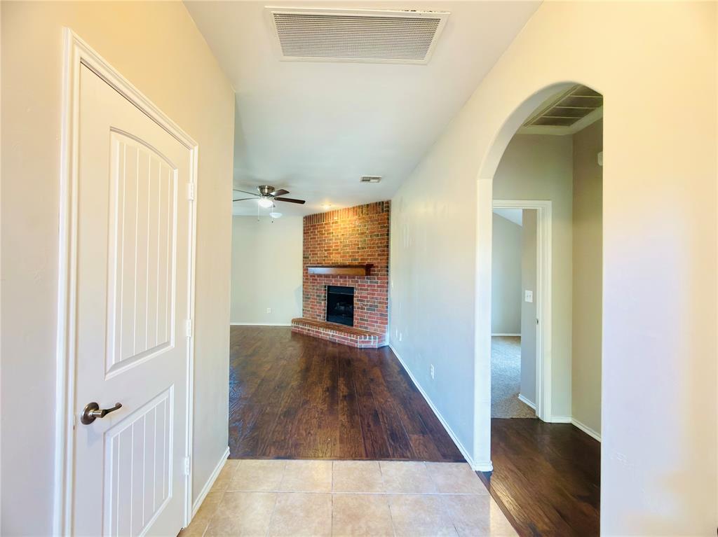 11237 Nw 97th Street Property Photo 3