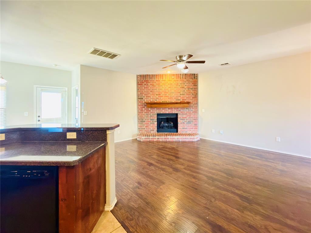 11237 Nw 97th Street Property Photo 5