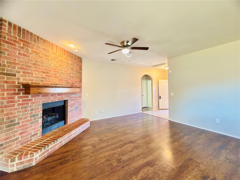 11237 Nw 97th Street Property Photo 6