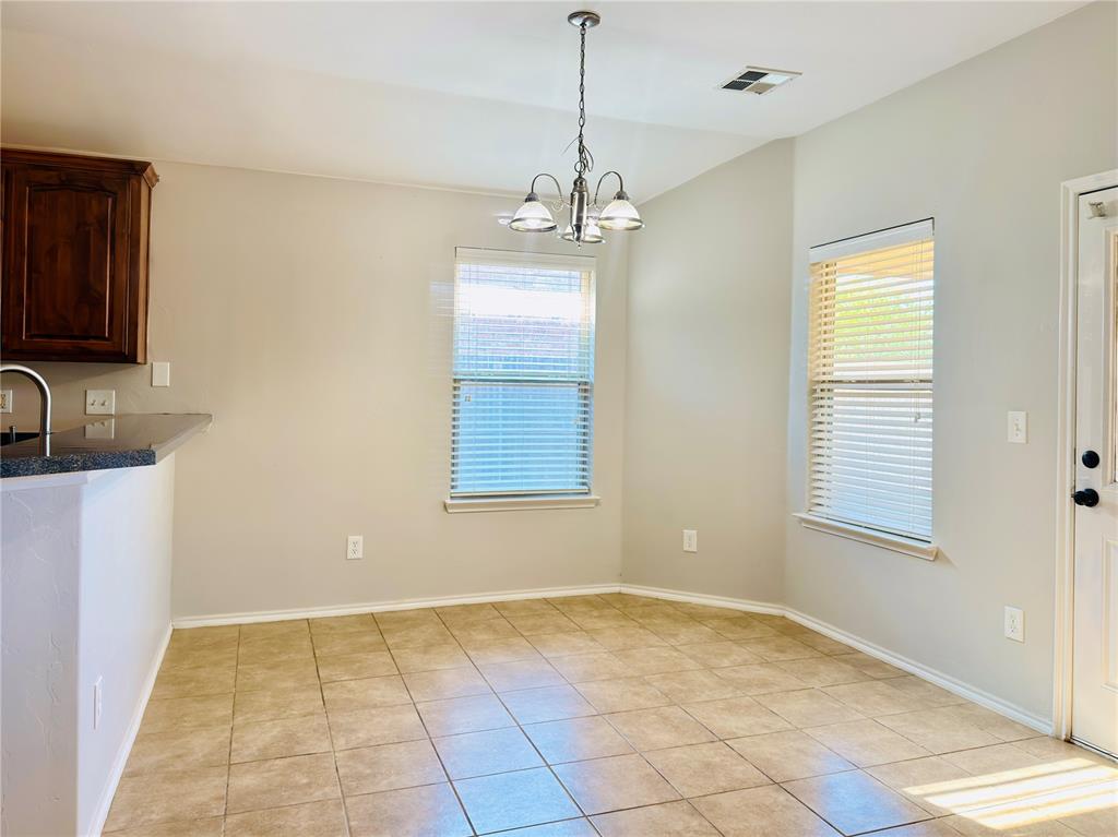 11237 Nw 97th Street Property Photo 8