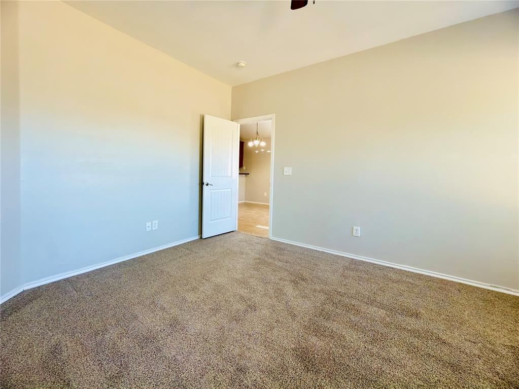 11237 Nw 97th Street Property Photo 24