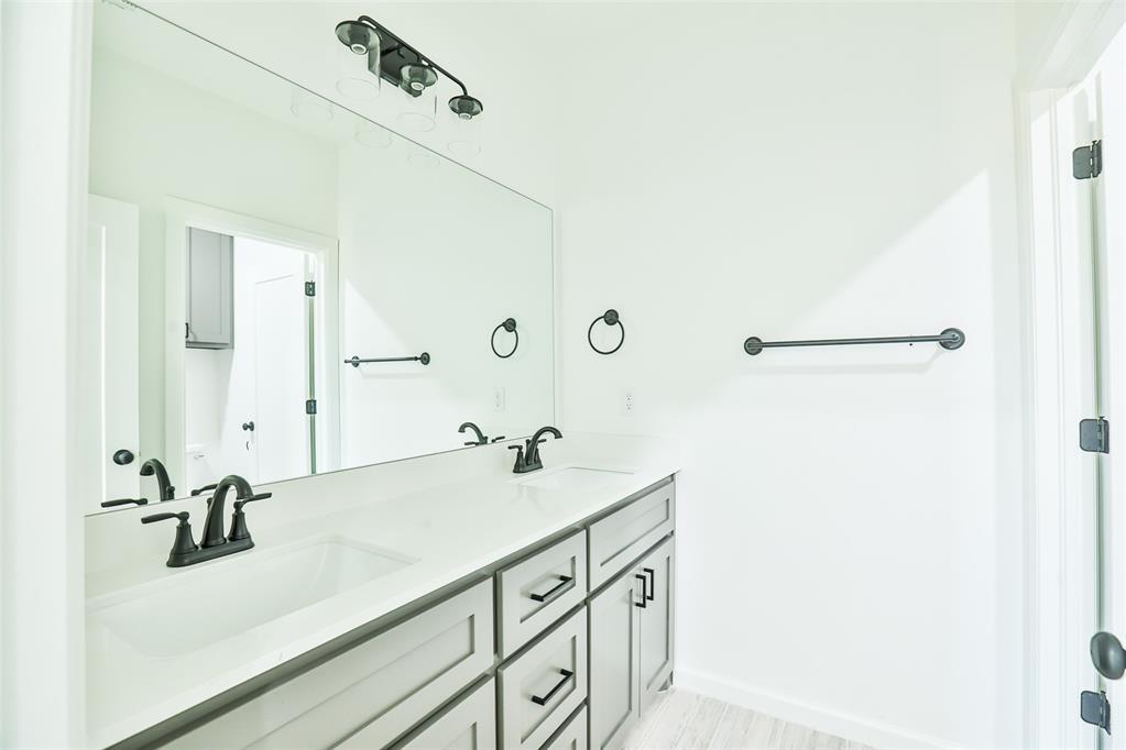 24736 Medio Street Property Photo 18
