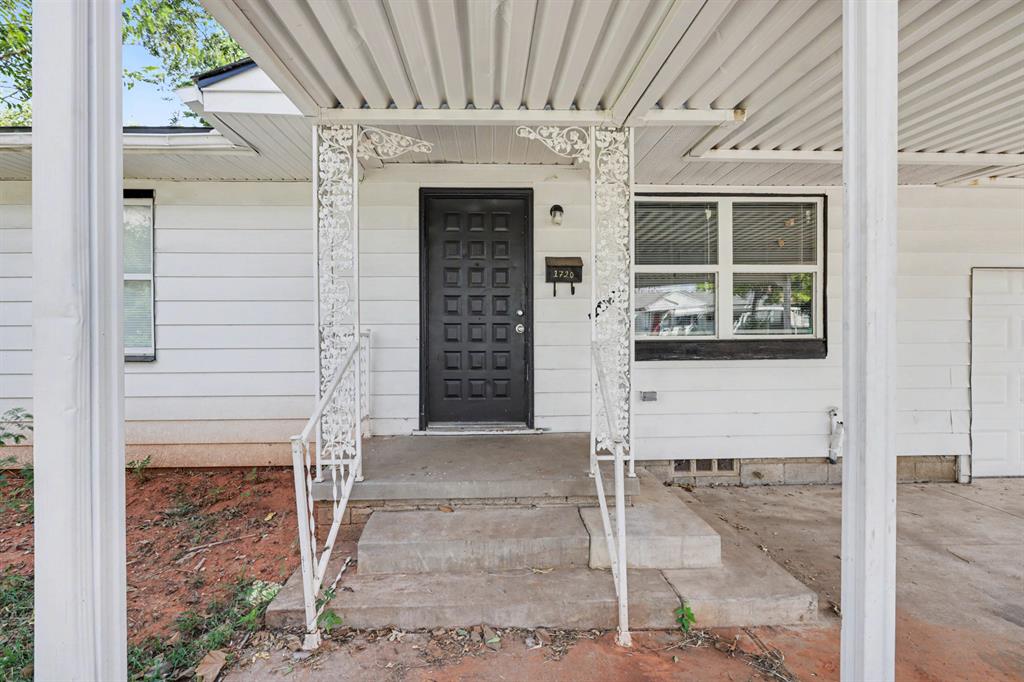 1720 Sw 18th Street Property Photo 3
