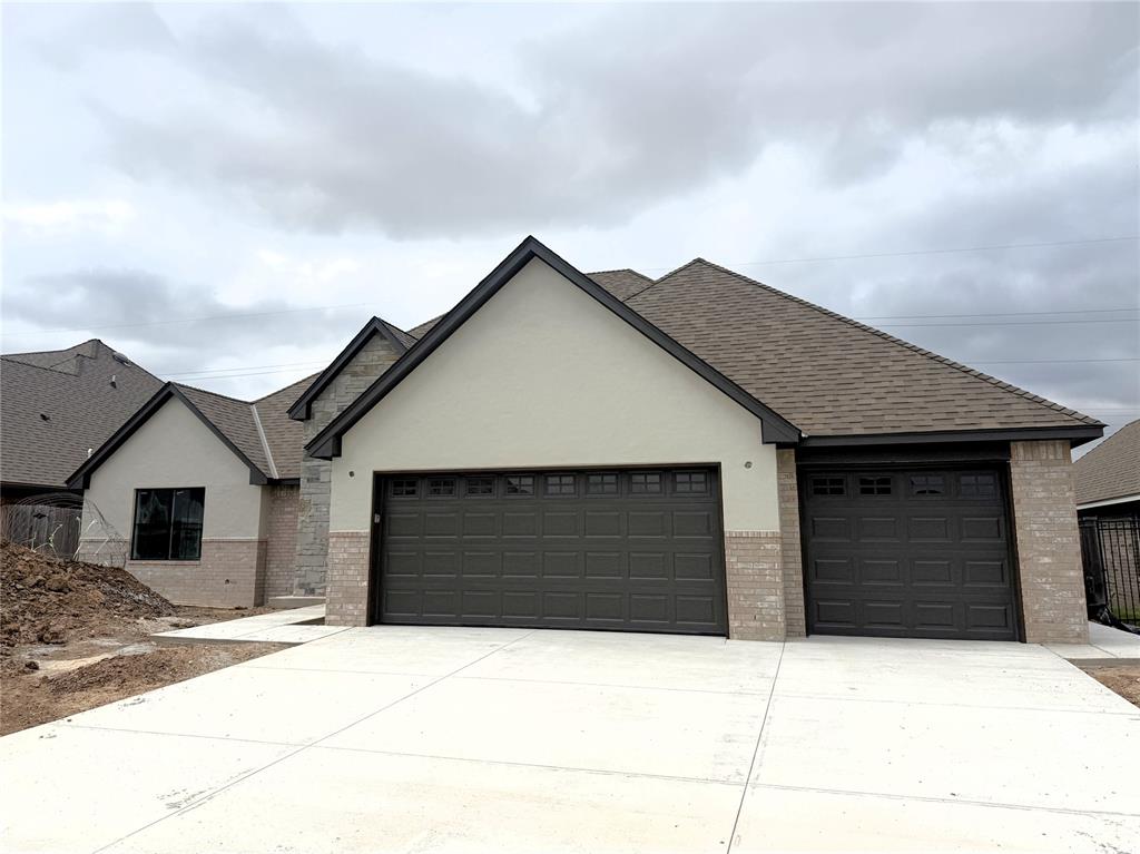 4009 Coronado Drive Property Photo 1
