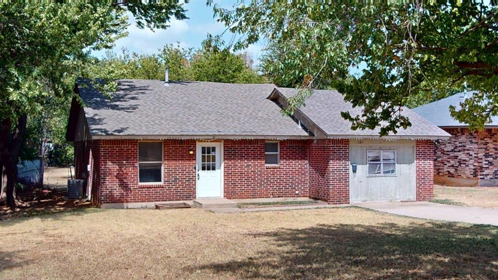 121 W Clegern Avenue Property Photo 1