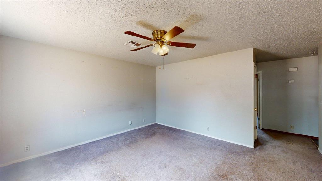 121 W Clegern Avenue Property Photo 4