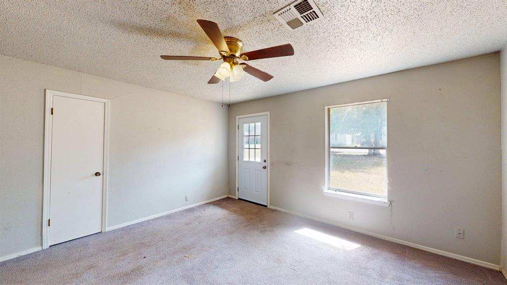 121 W Clegern Avenue Property Photo 5