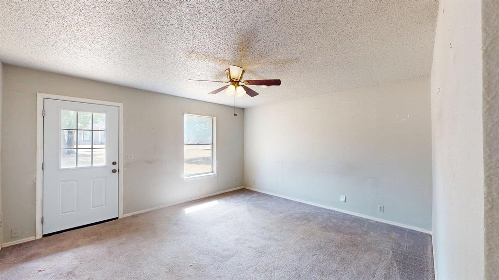 121 W Clegern Avenue Property Photo 6