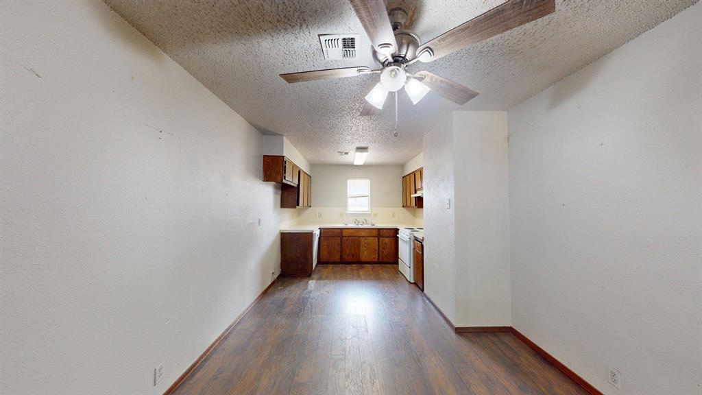 121 W Clegern Avenue Property Photo 8