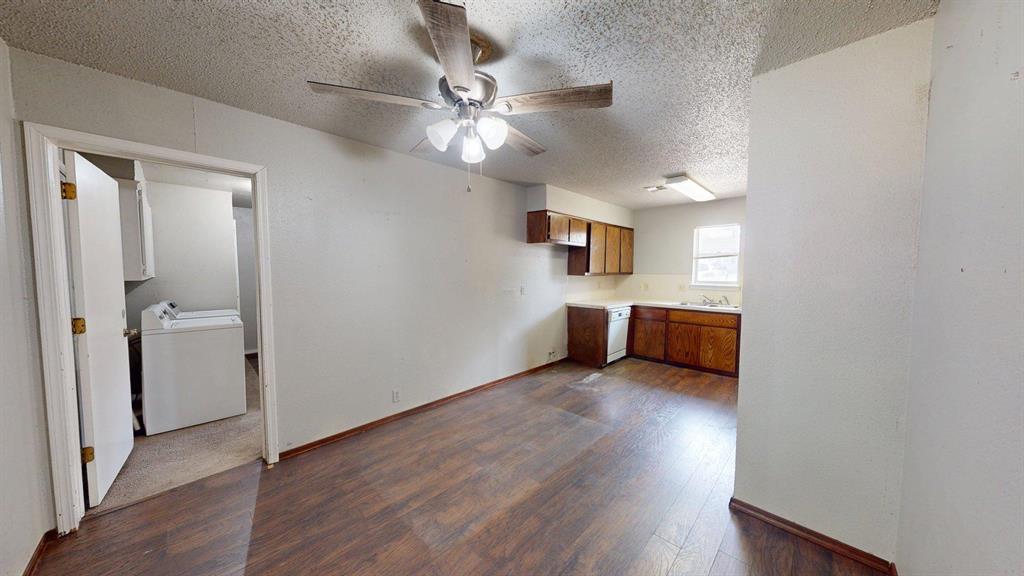 121 W Clegern Avenue Property Photo 9