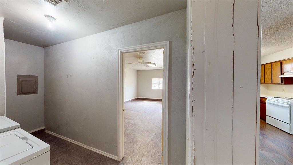 121 W Clegern Avenue Property Photo 13