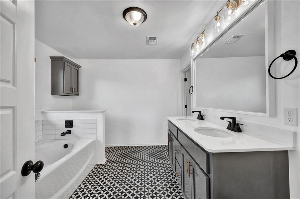 16128 Quiet Storm Drive Property Photo 25