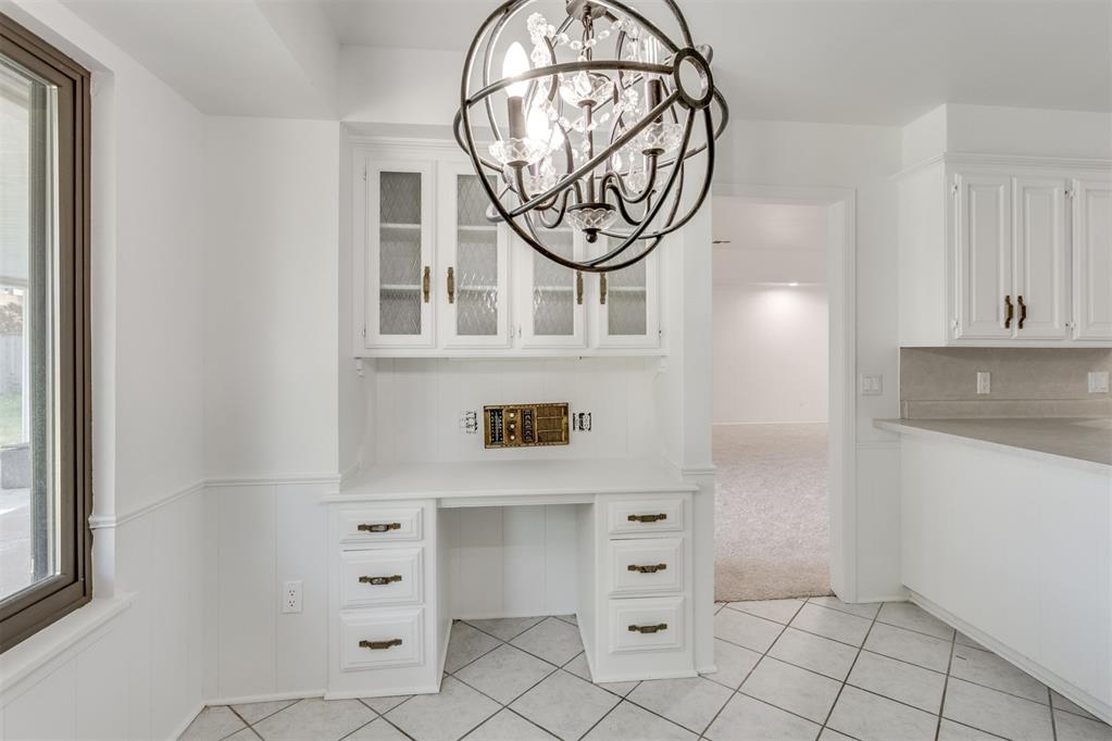 13400 Apple Valley Drive Property Photo 18