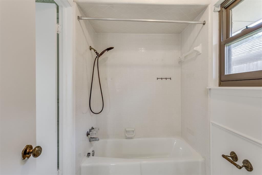 13400 Apple Valley Drive Property Photo 36