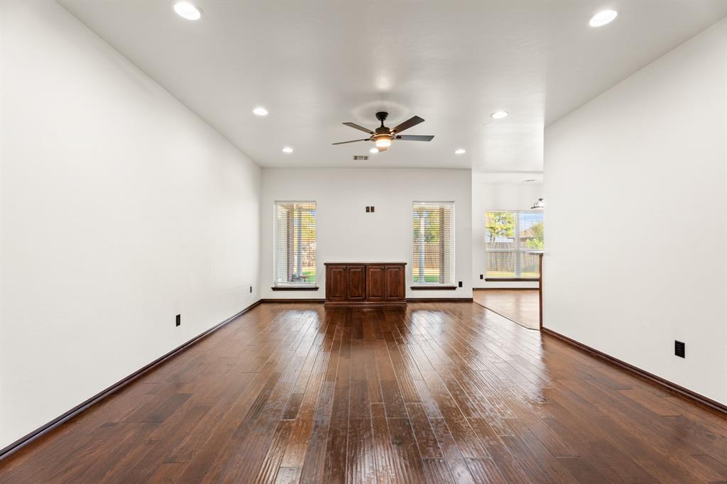 10925 Nw 118th Street Property Photo 5