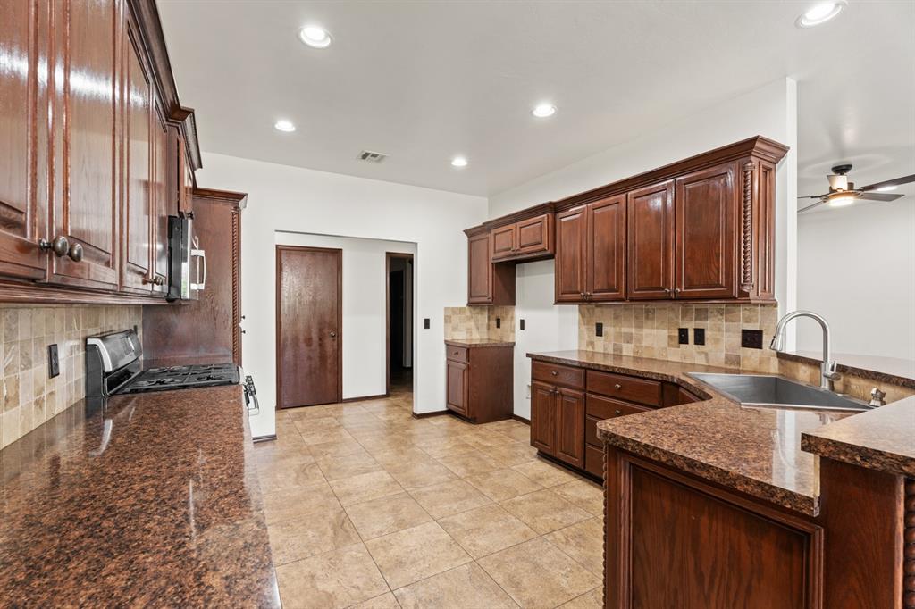 10925 Nw 118th Street Property Photo 10