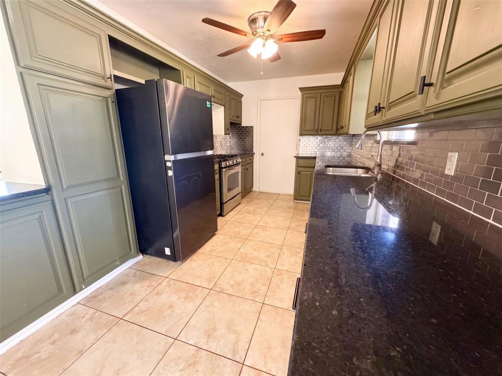 5320 Beverly Drive Property Photo 2