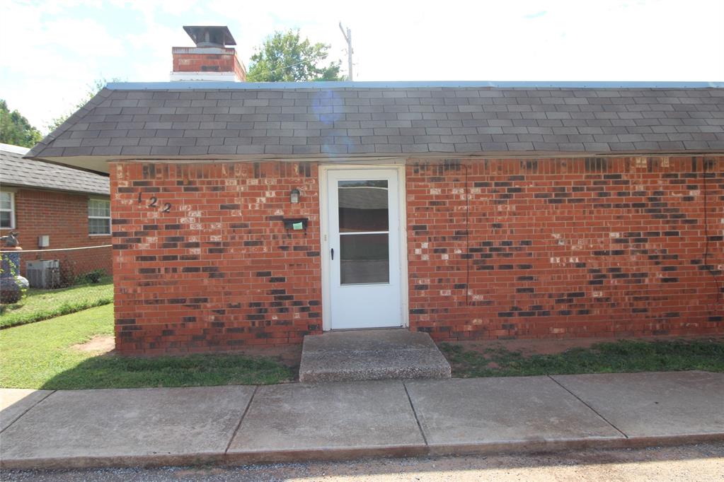 122 Ne 12th Street Property Photo 2