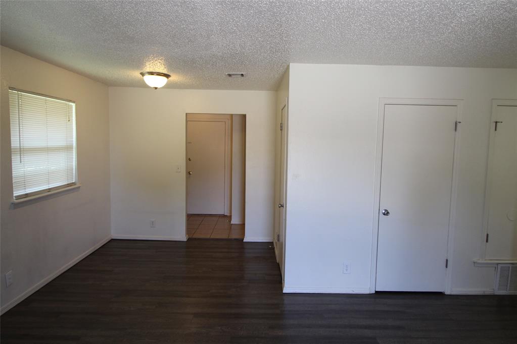 122 Ne 12th Street Property Photo 3
