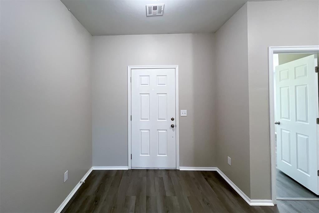 2928 Cider Mill Lane Property Photo 3