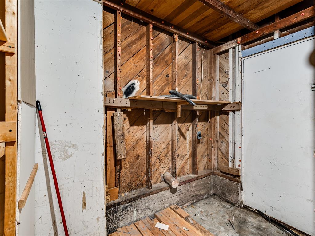 211 W Dale Street Property Photo 27