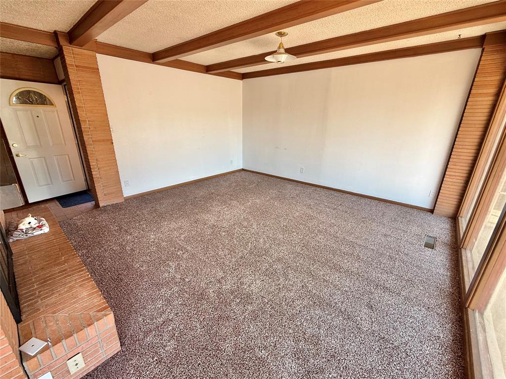 401 Lakeside Drive Property Photo 5