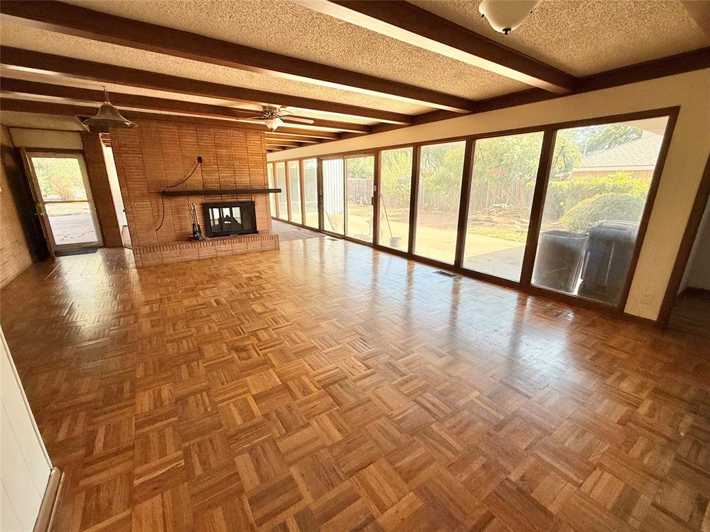401 Lakeside Drive Property Photo 7