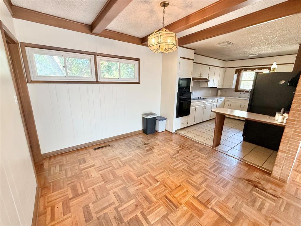 401 Lakeside Drive Property Photo 8