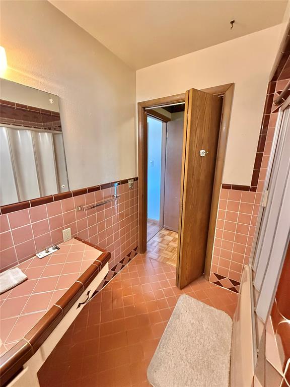 401 Lakeside Drive Property Photo 18