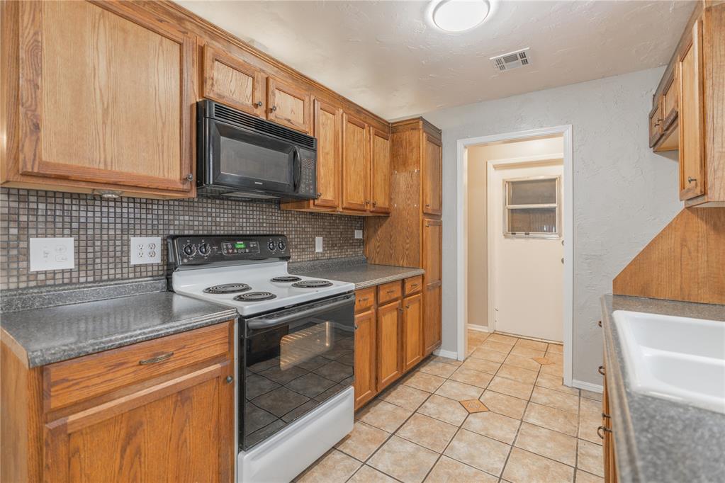 525 Holly Hill Road Property Photo 8