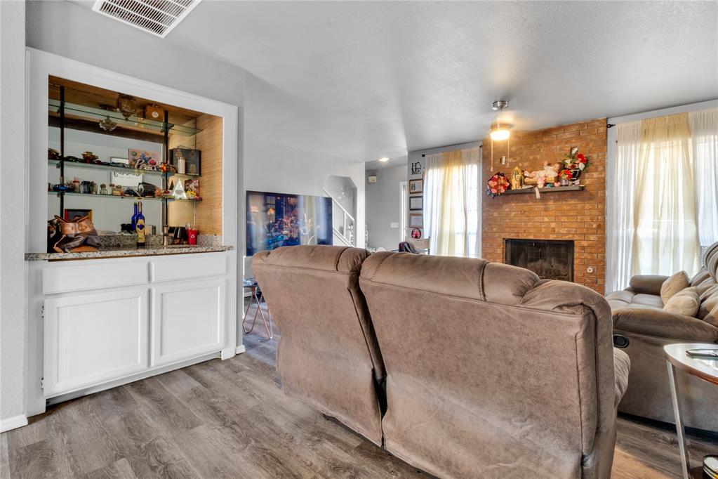 812 Two Forty Place Property Photo 6