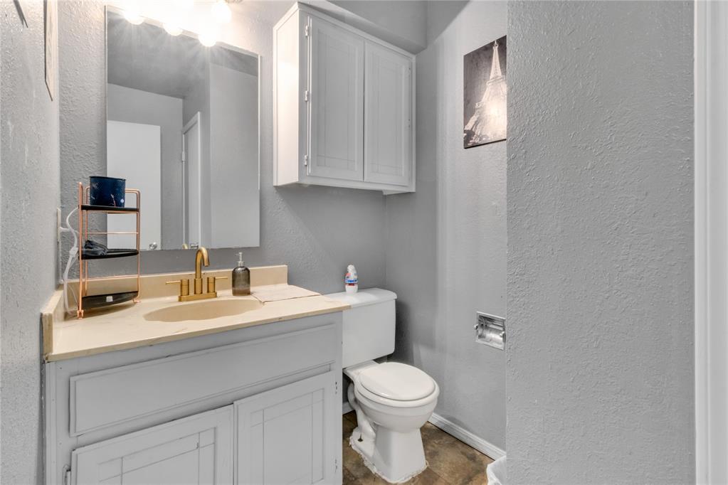 812 Two Forty Place Property Photo 18