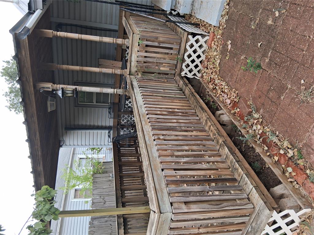 1223 W Oregon Avenue Property Photo 9