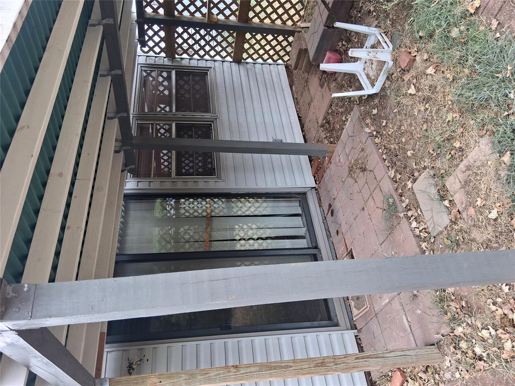 1223 W Oregon Avenue Property Photo 10