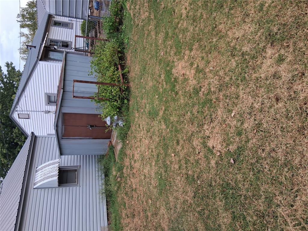 1223 W Oregon Avenue Property Photo 11