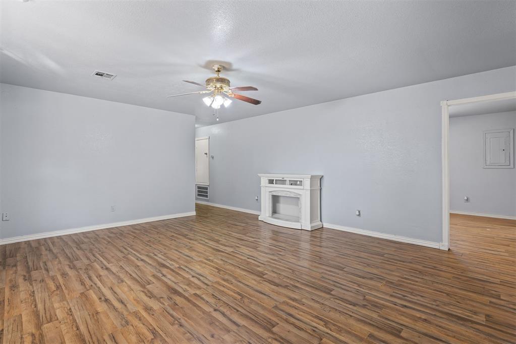 21201 Montgomery Drive Property Photo 6