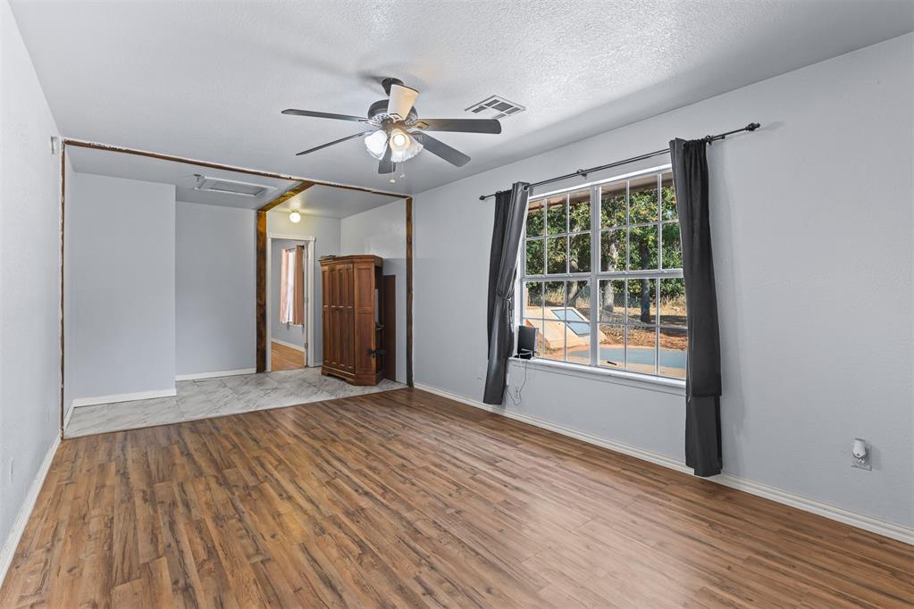 21201 Montgomery Drive Property Photo 11