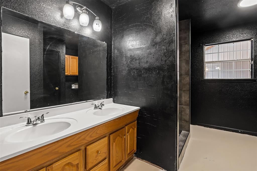 21201 Montgomery Drive Property Photo 13