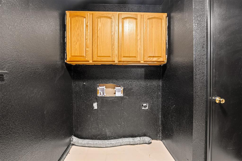 21201 Montgomery Drive Property Photo 15