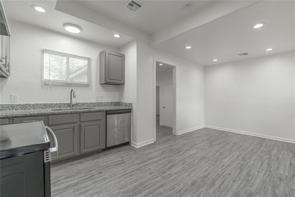329 Se 46th Street Property Photo 6