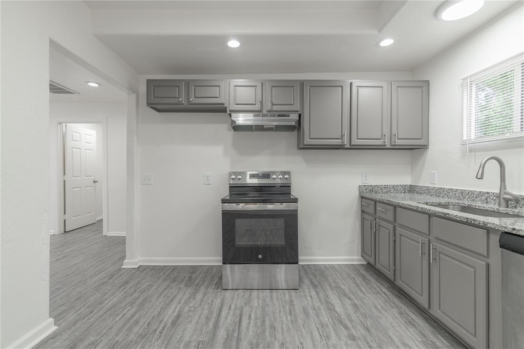 329 Se 46th Street Property Photo 8