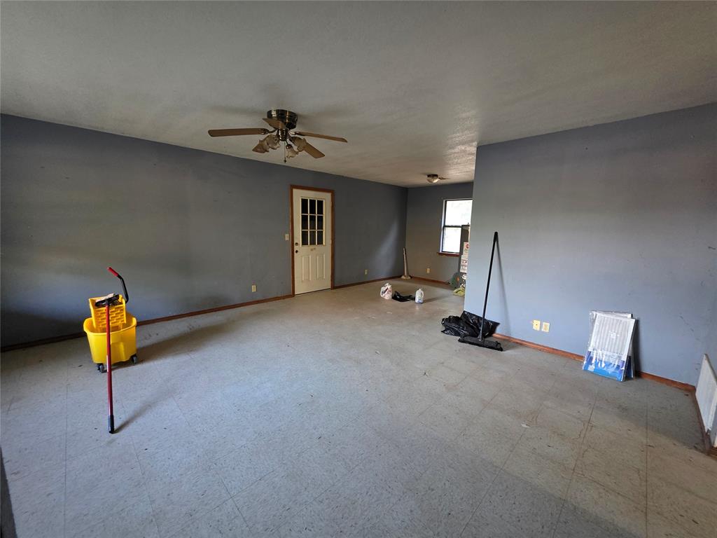 304 Hal Drive Property Photo 3