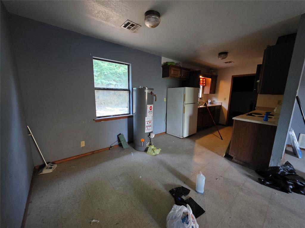 304 Hal Drive Property Photo 4